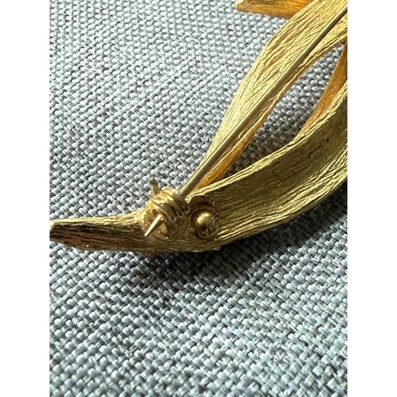 Vintage Brushed Gold Tone Abstract Brooch Textured Art To Wear Career Modernist - Picture 4 of 6